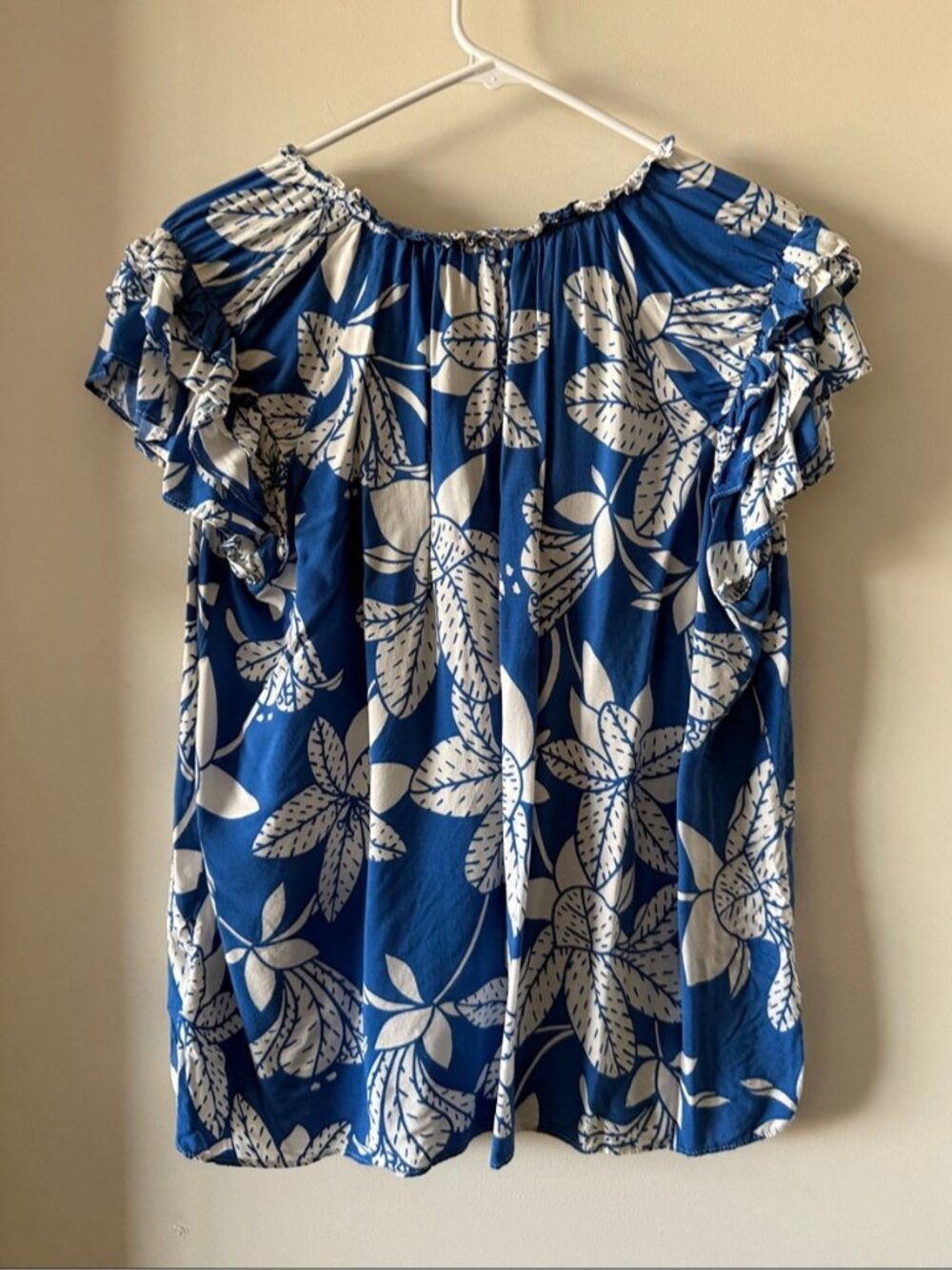 Fluttersleeve Top - Picture 2 of 3